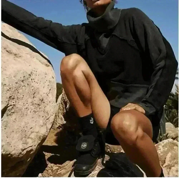 Free People Movement Last Chance Pullover Sweatshirt Black Oversized Size Small - Picture 4 of 6